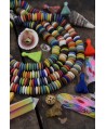 Cuentas de vidrio reciclado Ashanti color arco iris Ghana, precio por ristra, 5x14mm paso 2mm