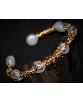 Pulsera cobre baño de oro con perlas de agua dulce, ajustable