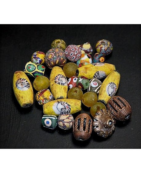 Mix- África vidrio reciclado, face beads amarillo, cuentas venecianas, krobo y bronce