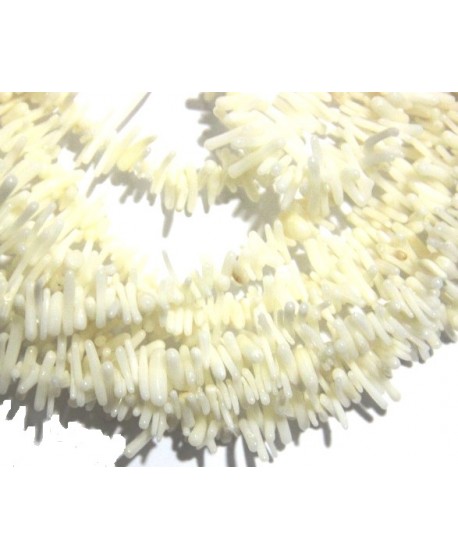 Chips coral blanco 5-11x1-3mm agujero0,5mm, precio por tira